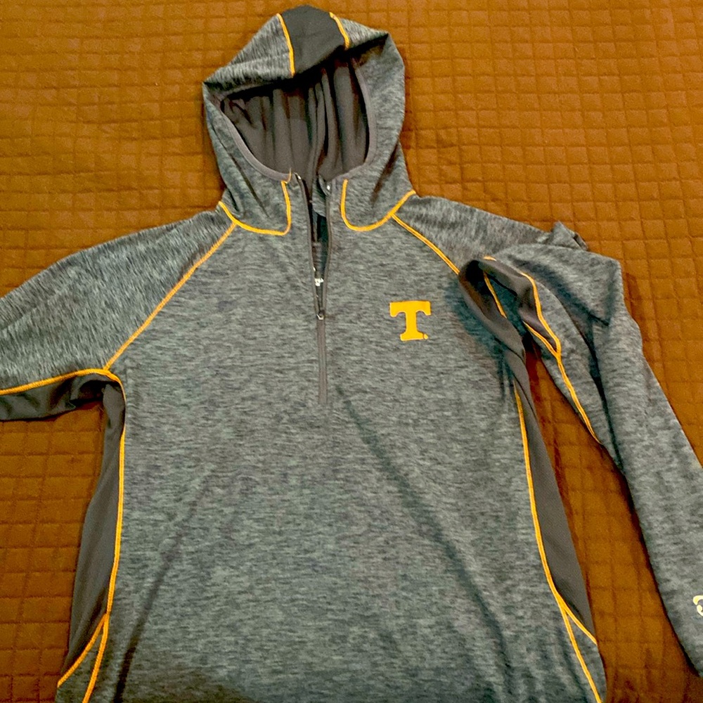 Women’s Uni of Tennessee fitted, quarter zip hooded pull over.